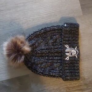 Raiders Football Cable Knit Pom Beanie hat Black Gray ONE size